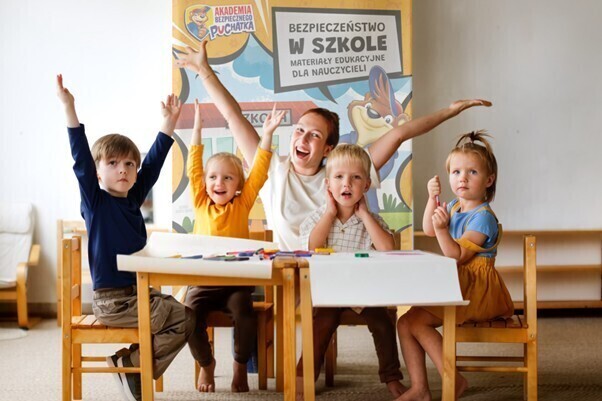 Mądrzej pewniej RAZEM Trwają zapisy do Akademii Bezpiecznego Puchatka - jednego z największych bezpłatnych programów edukacyjnych w Polsce