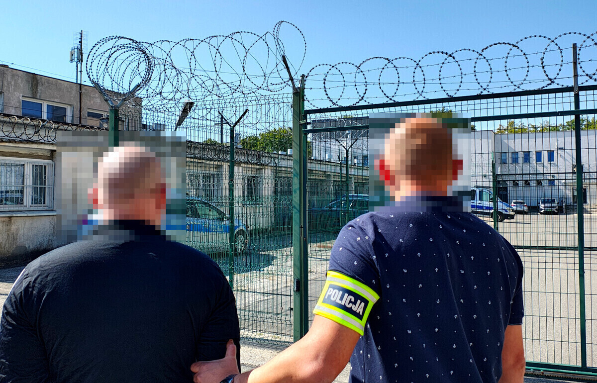 Charakterystyczny plecak zdradził podejrzanego. 50-latek zatrzymany