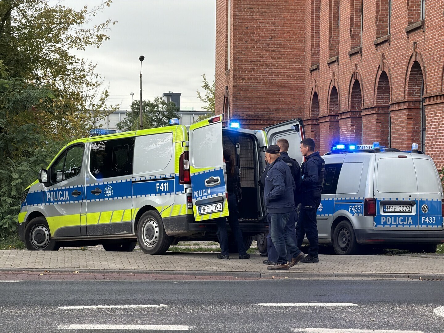 W samych bokserkach biegał po Sulejowskiej. Groził śmiercią i rzucał kamieniami w sklepy i samochody