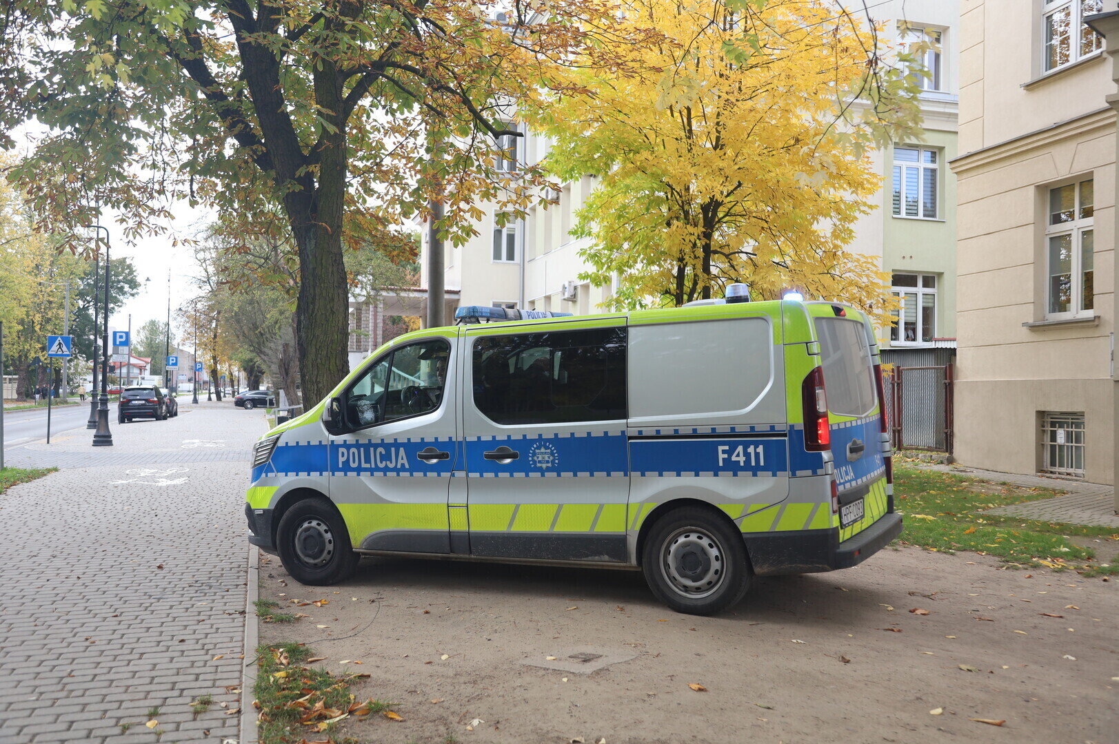 Piotrków Trybunalski. Zdjęcie ucznia z maczetą w TPS-ie okazało się przeróbką AI
