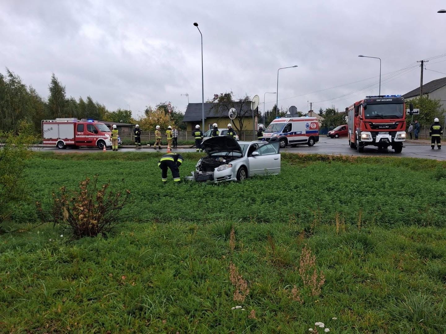Zderzenie Audi i Renault przy wiadukcie S8. 46-latka ukarana mandatem