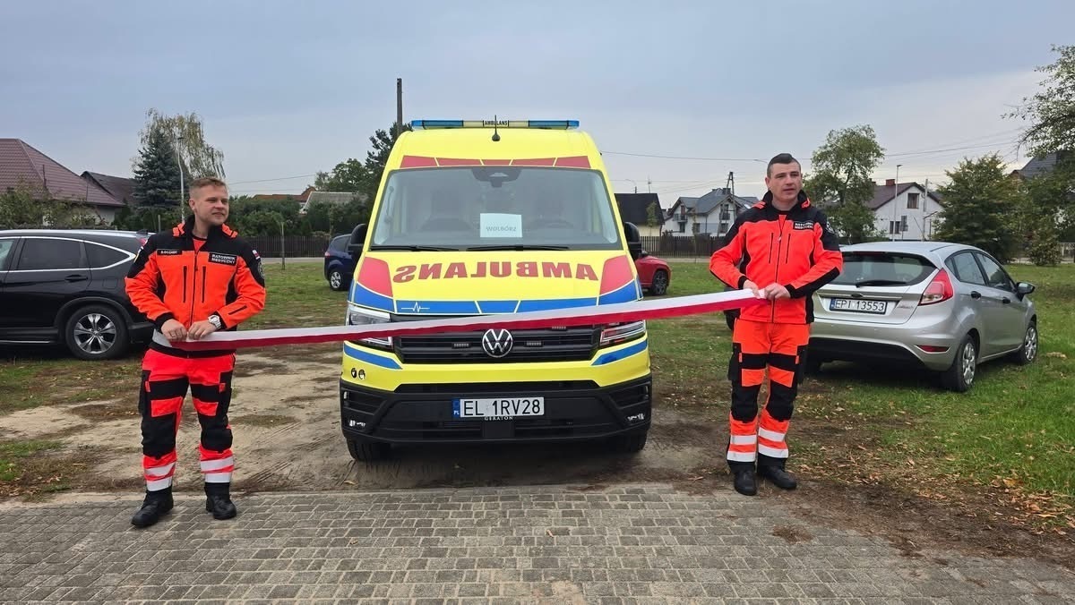 Nowy ambulans dla ratowników medycznych w Wolborzu. Do podstacji trafił Volkswagen Crafter