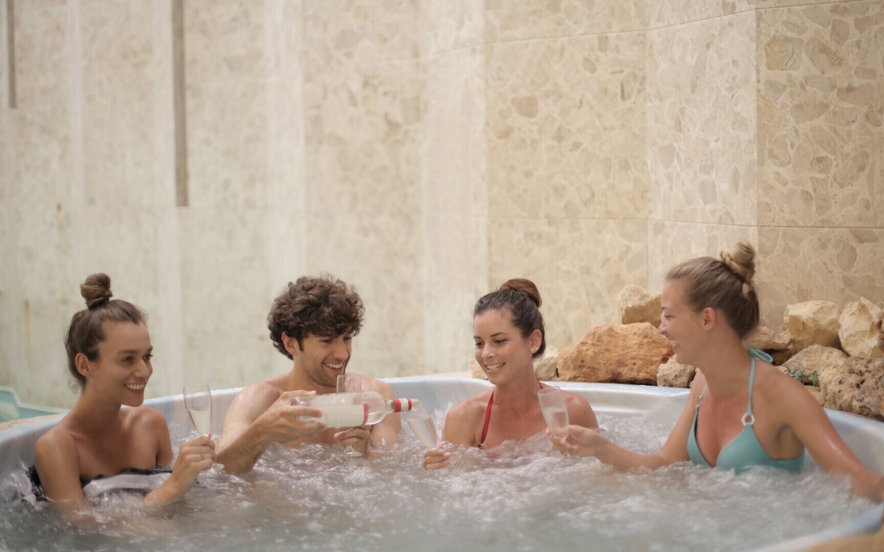 Czym różni się jacuzzi za 2000 zł od jacuzzi za 30 000 zł