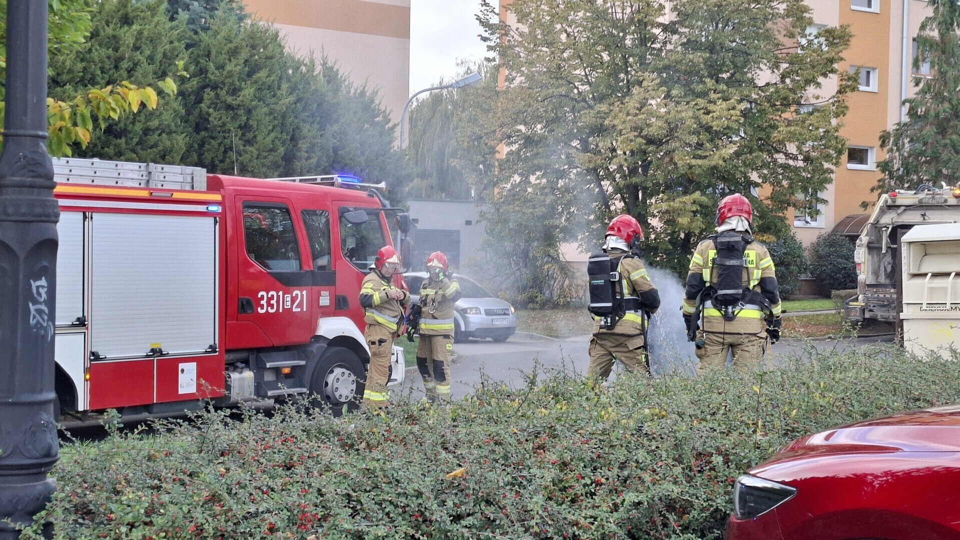 Zadymienie przy ulicy Kotarbińskiego w Piotrkowie. Na miejsce ruszyły cztery zastępy straży pożarnej