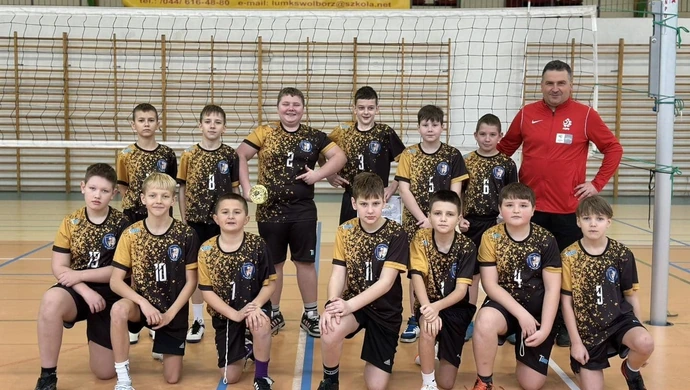 Siatkarskie talenty z powiatu na turnieju chłopców w Wolborzu