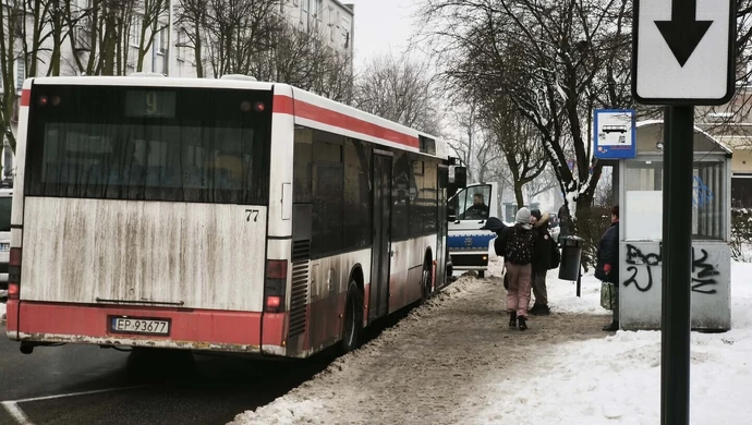 24-latek zaatakował własną matkę. Został zatrzymany po policyjnym pościgu