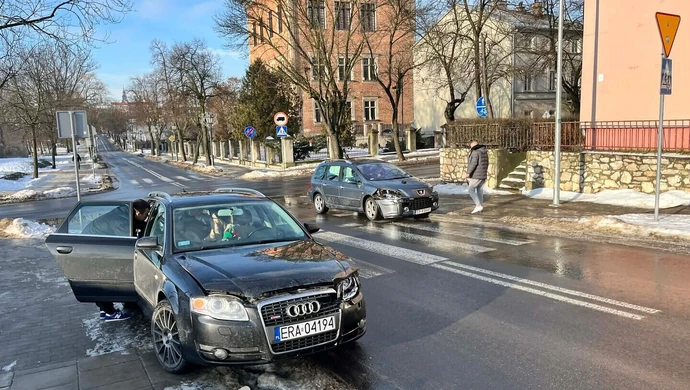 Kolejna kolizja przy zamku