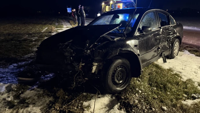 Groźny wypadek pod Piotrkowem. Dwie osoby ranne 