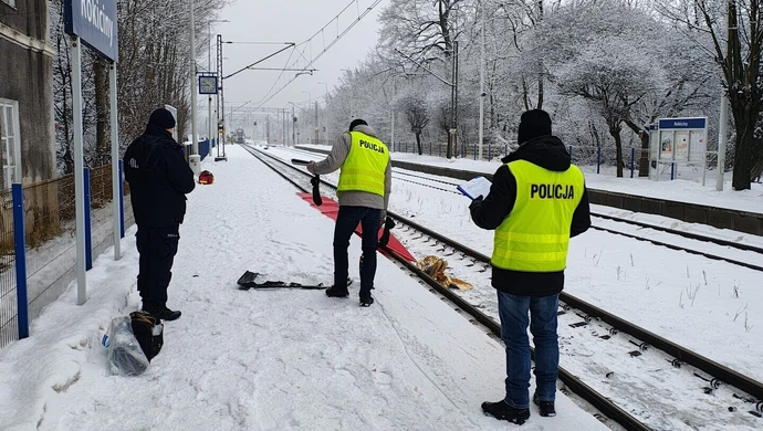Śmierć na torach. Ogromne utrudnienia w kursowaniu pociągów 