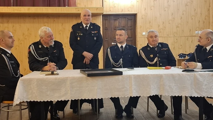 Walne zebranie w Remizie Ochotniczej Straży Pożarnej w Łękach Szlacheckich