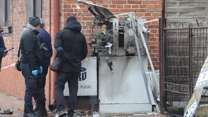 Wysadzili bankomat w centrum Gorzkowic ZDJĘCIA