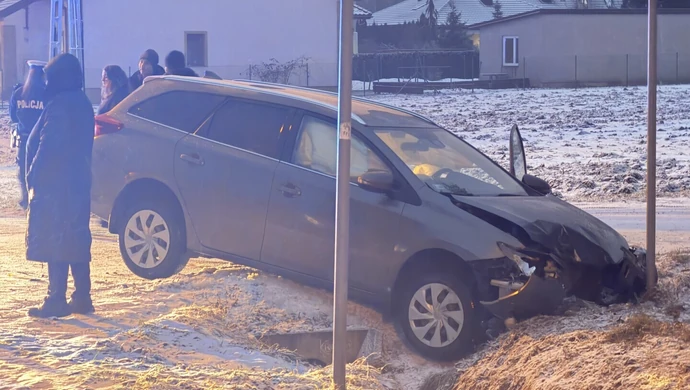 Niebezpiecznie na skrzyżowaniu Słowackiego i Zawodzie. Zderzyły się dwa samochody