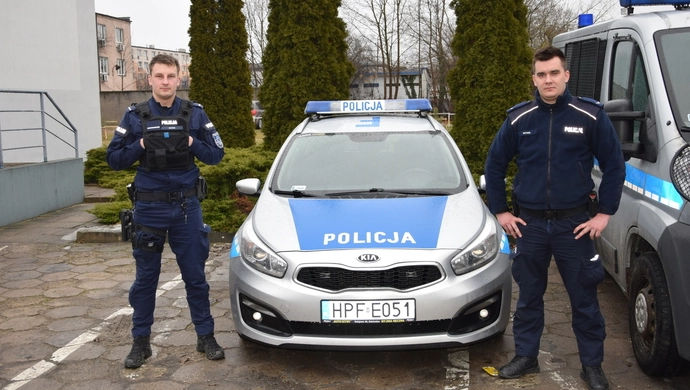 Policjanci uratowali życie mężczyźnie