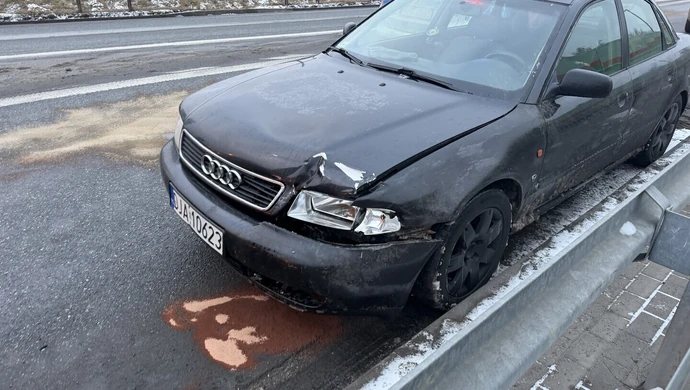 Kompletnie pijany Ukrainiec bez prawa jazdy rozbił Audi