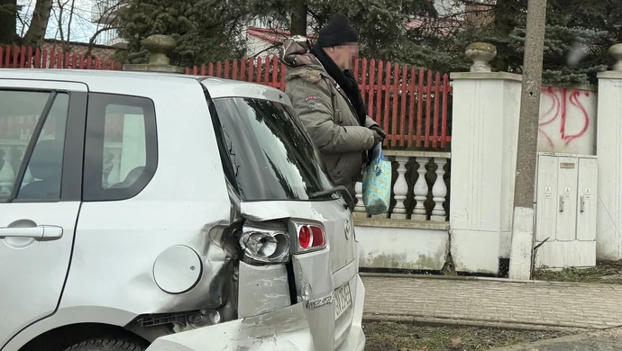 „Łowca wykroczeń” spowodował kolizję. Uderzył w busa z dziećmi z Ośrodka Szkolno – Wychowawczego