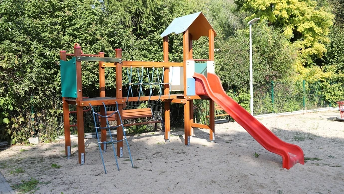 Dofinansowanie do budowy i przebudowy placów zabaw w Kamiennej i Pawłowie Górnym