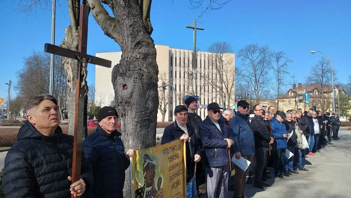 	Ulicami Piotrkowa przeszedł Męski Różaniec. Wydarzenie odbyło się po raz 84.