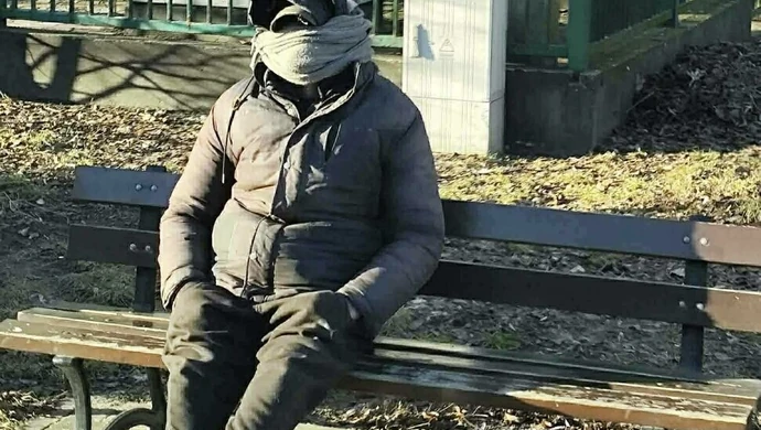 Mężczyzna, który miał onanizować się pod Biedronką, znów na wolności. Tym razem miał śledzić kobietę