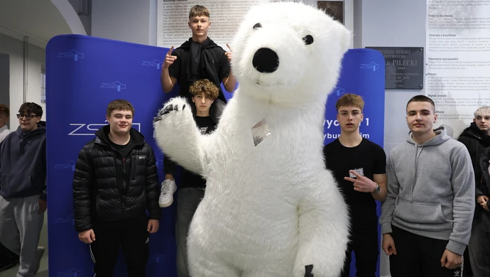 Tłumy na dniach otwartych w jednej z piotrkowskich szkół. Ósmoklasiści już wybierają swoją przyszłość