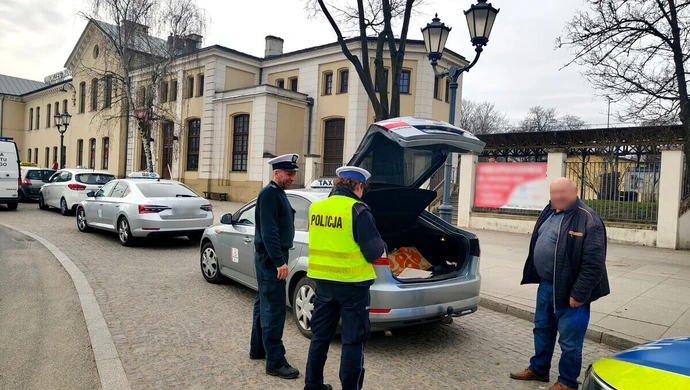 Policja skontrolowała taksówki w Piotrkowie