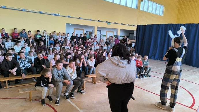 „Lord Hejter” uczy młodzież, jak radzić sobie z hejtem