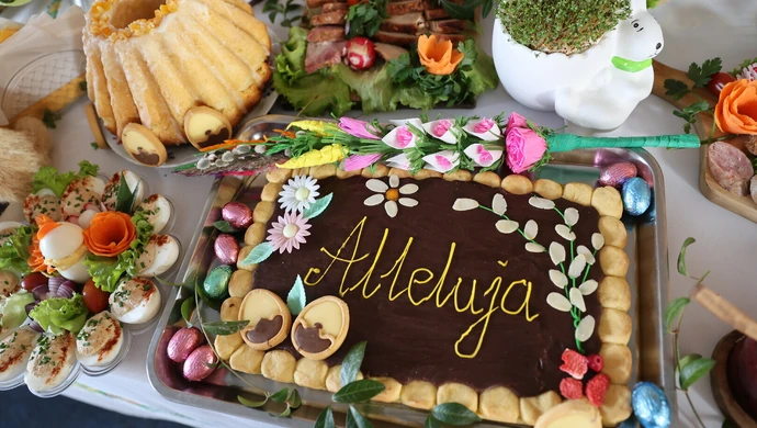 Zachwycające stoły wielkanocne w Witowie. „WielkaMoc” znów  przyciągnęła mieszkańców