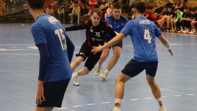 Młodzi piłkarze Piotrkowianina na deskach w 1/16 MP