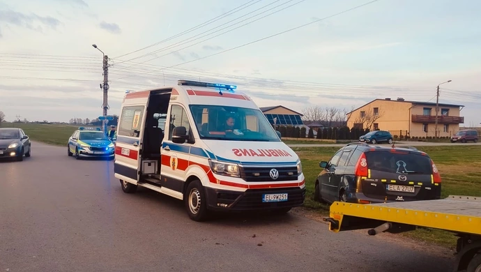 Zderzenie dwóch aut w Krężnej. Dziecko trafiło do szpitala 