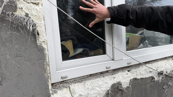 Seria włamań na ul. Spacerowej. Złodzieje okradli firmy i jednostkę strzelecką, straty są ogromne