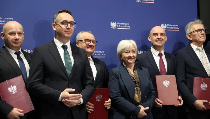 Miliony na drogi w łódzkim. Podpisano umowy