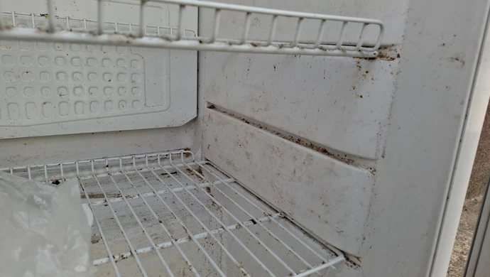 Lodówka społeczna w Piotrkowie – idea dobra, praktyka trudniejsza