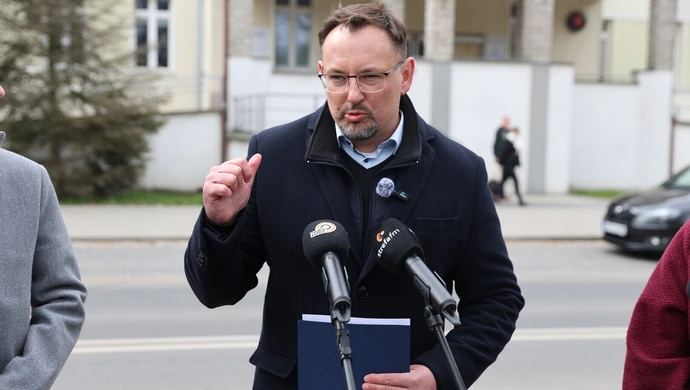 Szpital na sprzedaż. Co dalej z porodówką w Piotrkowie?