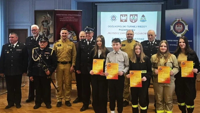 Młode mieszkanki z sukcesami w powiatowym turnieju wiedzy pożarniczej