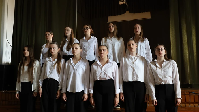 Maturzyści z Chrobrego zakończyli rok! Co dalej?