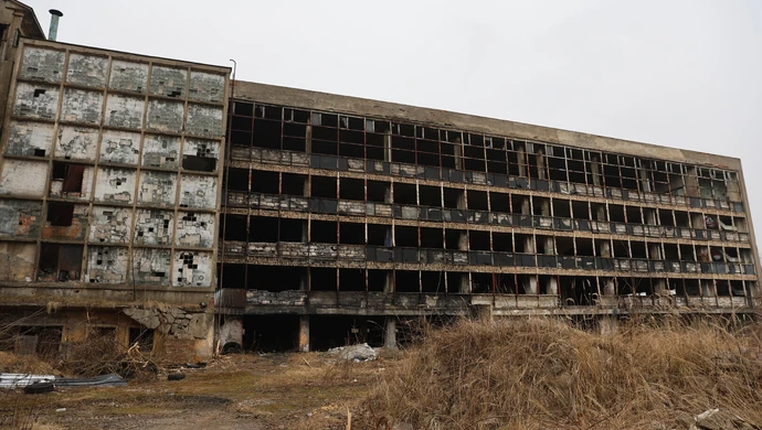 Przemysłowy kolos w ruinie. Huta „Kara” niszczeje na oczach mieszkańców [Zdjęcia]