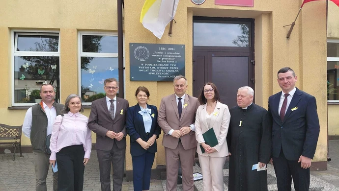 Uroczysty Dzień Patrona w Szkole Podstawowej im. św. Jana Pawła II w Gazomi