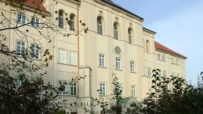 Chrobry w pierwszej setce w Polsce. Tak wypadły szkoły z Piotrkowa w rankingu 2026