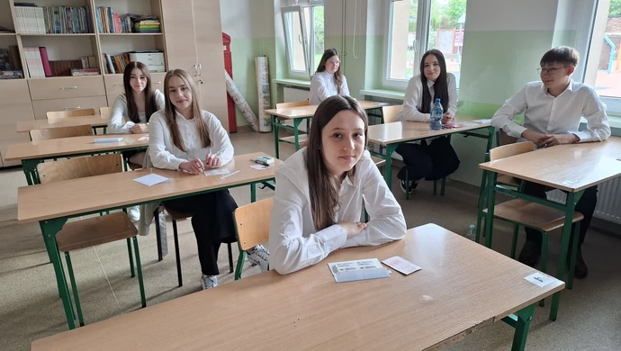 Ósmoklasiści rozpoczęli egzaminy. Dziś język polski