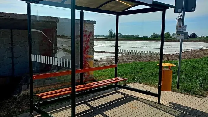 Nowe wiaty przystankowe w Gminie Grabica