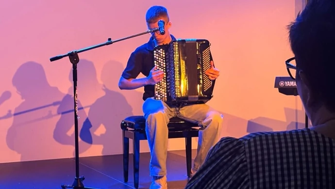 Kolejny muzyczny talent w II LO w Piotrkowie 