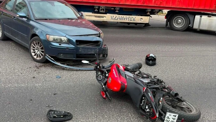 Wypadek z udziałem motocyklisty na Sulejowskiej