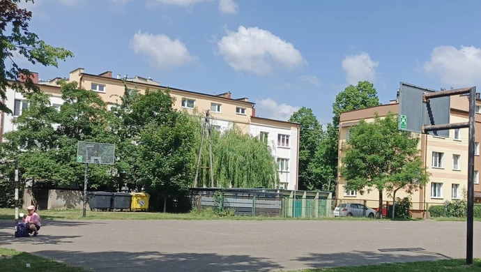 Rusza remont boiska przy Szkole Podstawowej nr 13 w Piotrkowie Trybunalskim