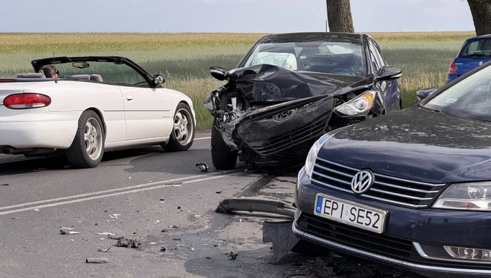 Groźnie na skrzyżowaniu z Moryca. Zderzyły się trzy samochody 