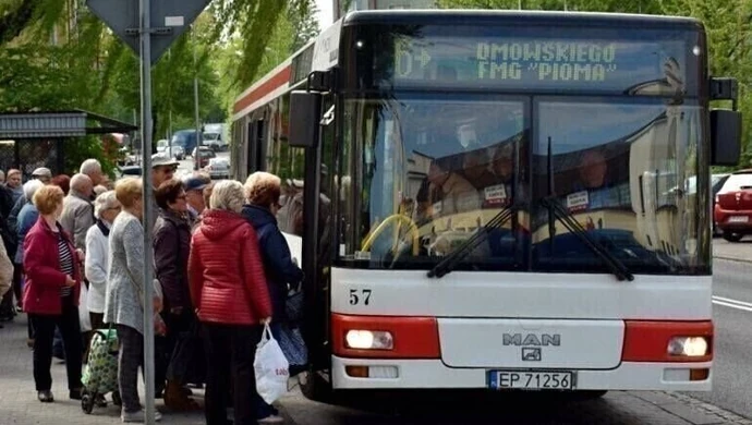 Pomoc dla miasta partnerskiego czy kontrowersyjna decyzja? Dyskusja wokół autobusów dla Równego