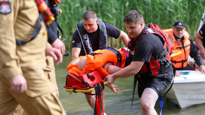 Ćwiczyli na wypadek zagrożenia nad wodą. To odpowiedź na tragiczne statystyki 