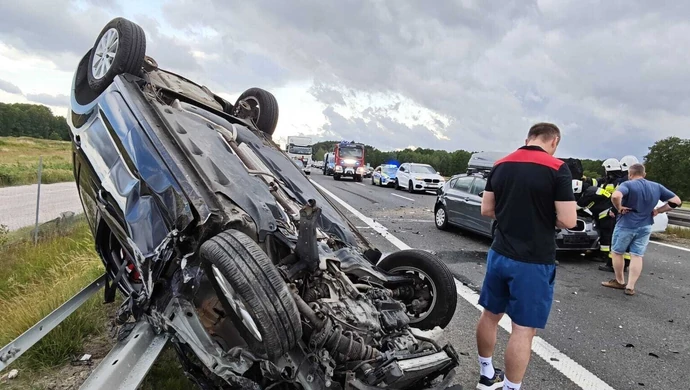 Zderzenie czterech samochodów na S8 pod Piotrkowem