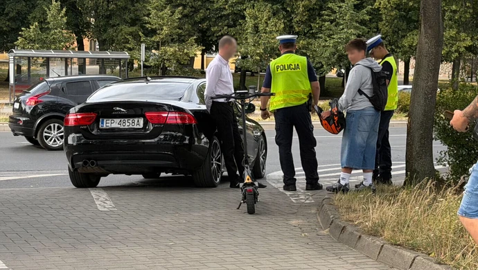 Hulajnogista potrącony przez samochód w Piotrkowie