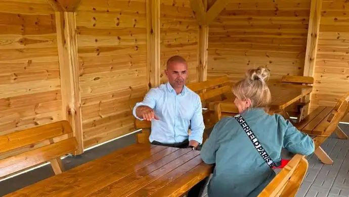 Nowa altana w Niechcicach-Osiedlu Przylesie. Inwestycja z funduszu sołeckiego zakończona