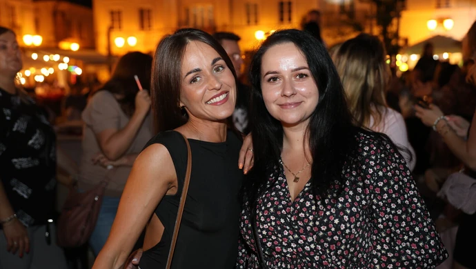 Rynek Trybunalski pękał w szwach! Tłumy na pierwszej letniej potańcówce miejskiej