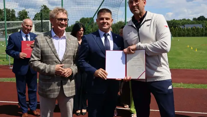 Gmina Kamieńsk otrzymuje dofinansowanie na remont budynków klubowych